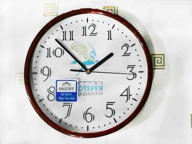 Часы с символикой