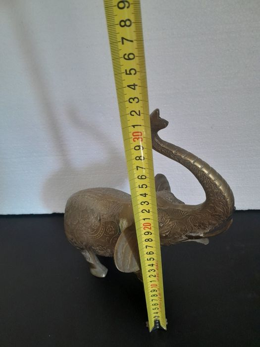 Elefant mare din bronz