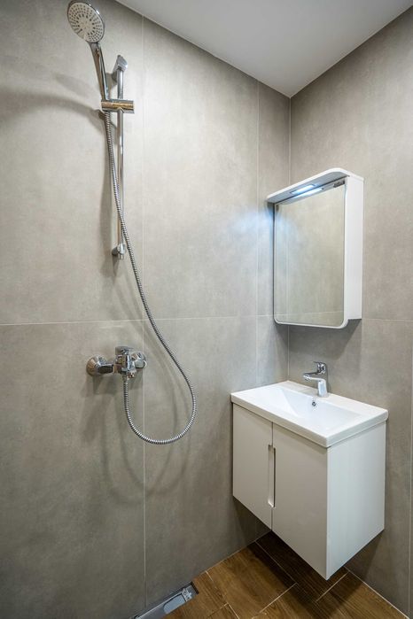 Магазин Дружба 2 на входа на МЕТРОТО- ЛУКС