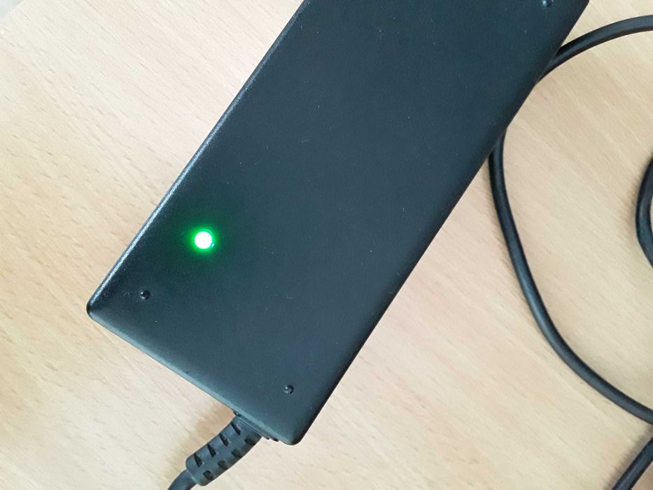 Блок питания ноутбука (оригинал)