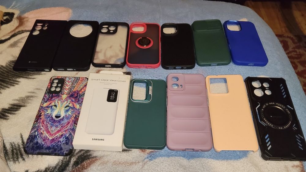 Vând huse diferite modele