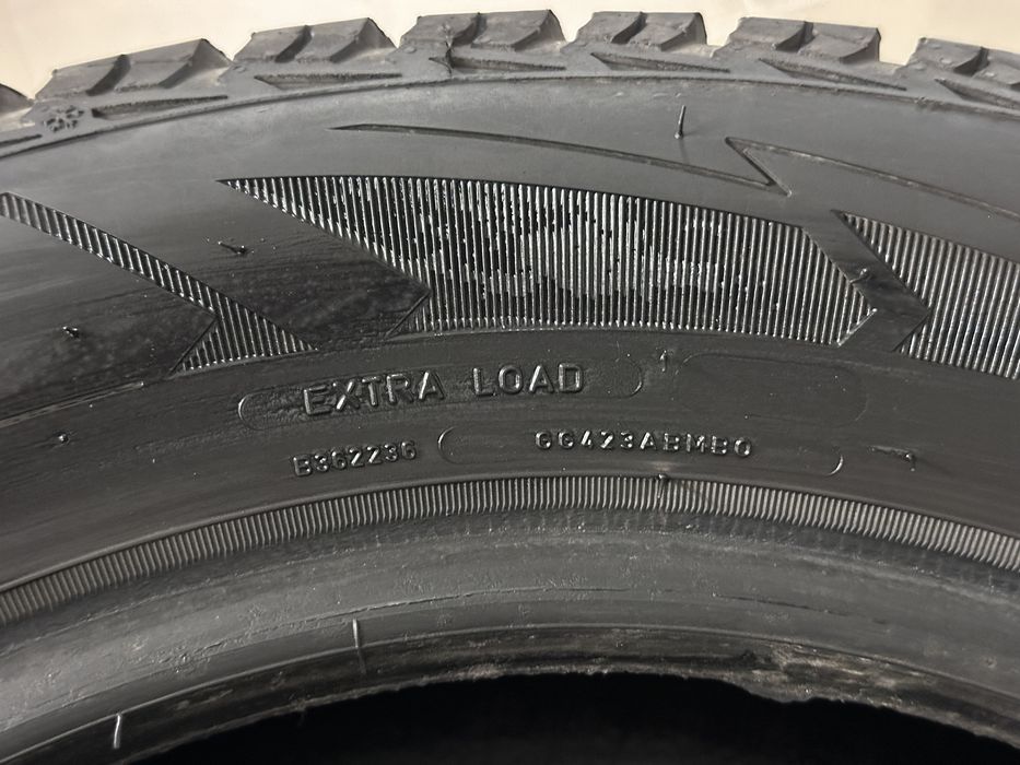 4 бр. зимни гуми Goodyear UltraGrip Ice 215/55 R16