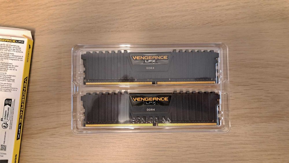 KIT Memorie RAM Corsair VENGEANCE 32GB (2 x 16GB) DDR4 3600MHz C18