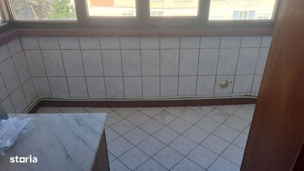 Apartament 3 camere, 70 mp, zona Garii