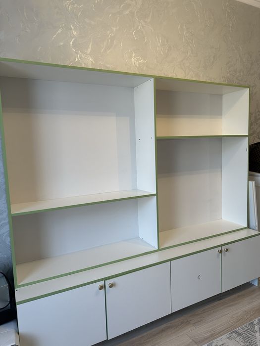 Витрина шкаф новый