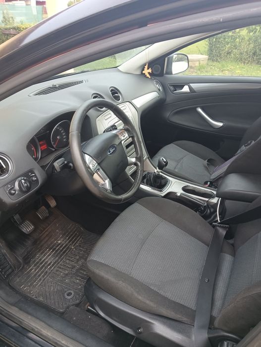 Vând schimb Ford Mondeo