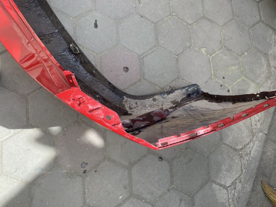 Продам оригинал бампер на Хюндай Акцент