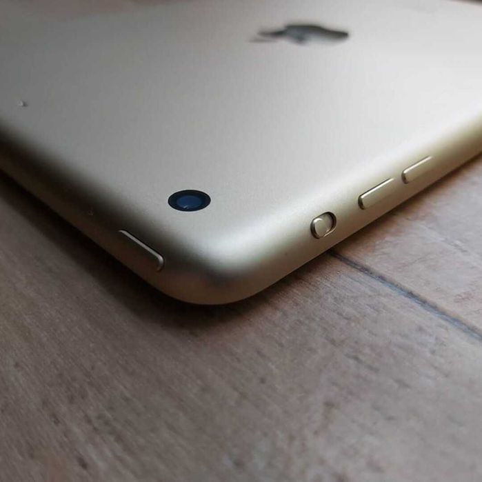 Apple iPad mini 3 16GB Gold 7.9-инчов таблет Модел A1599