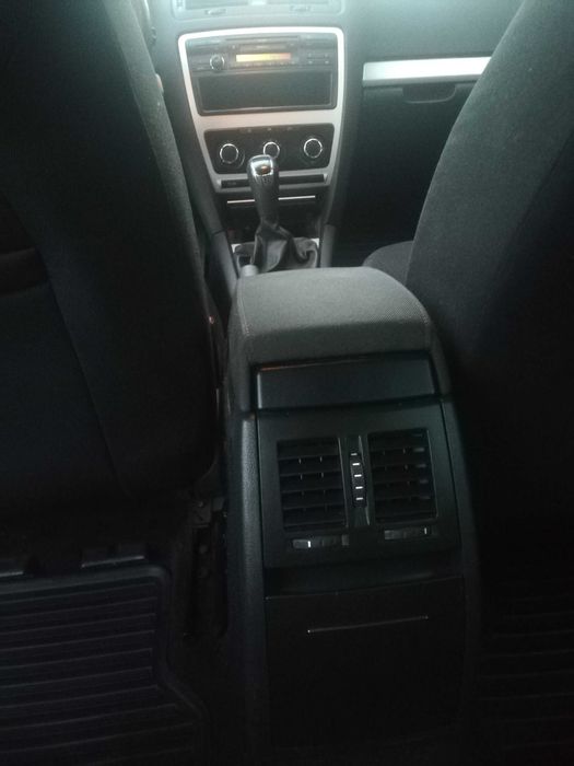 SKODA Octavia 2011 — imagine 5