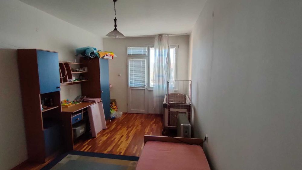 Тристаен апартамент в центъра на гр. Монтана