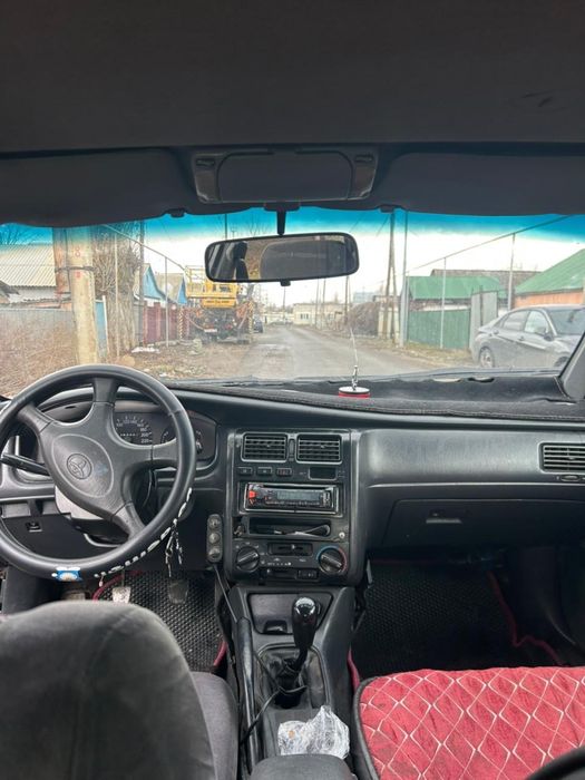 продам машину тойота карина е