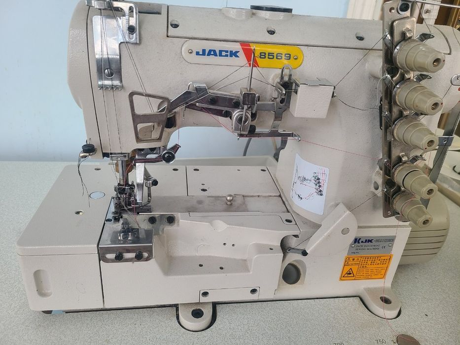 Tikuv mashinalari va press sotiladi