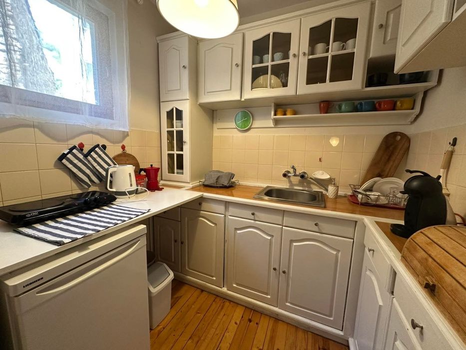 Леко използвана бяла кухня МДФ