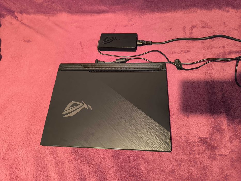 Геймърски лаптоп ASUS ROG Strix G 15