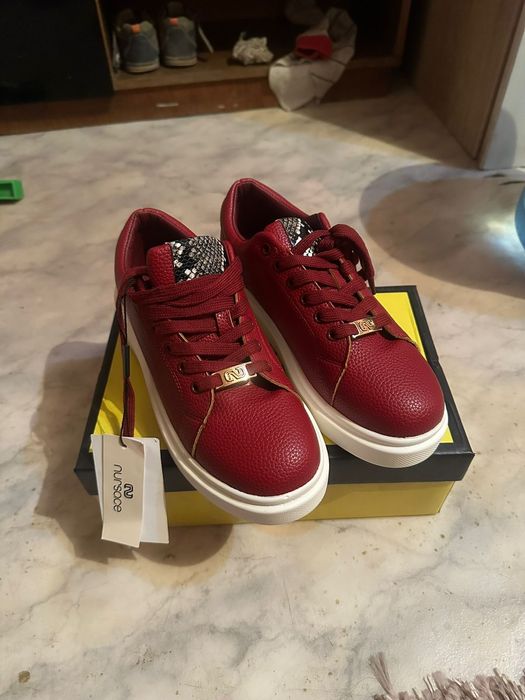 Кросовки новый 39 размер женский