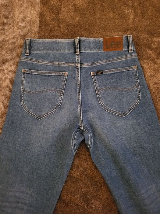 Продам оригинальные джинсы Lee
