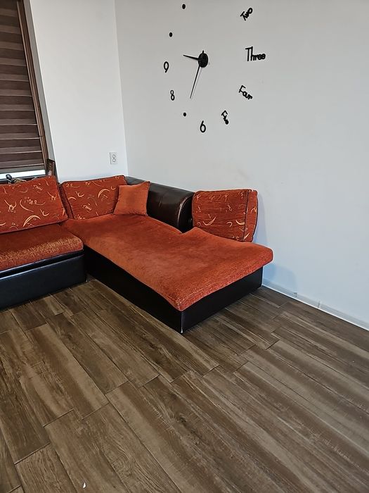 Продавам диван разтегателен