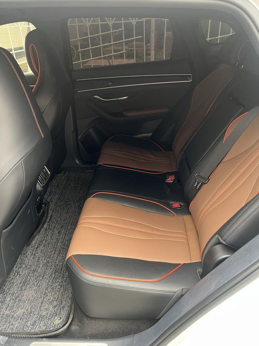 BYD. Song Plus. 4/4 AWD Gibrid. kraskasi toza. Turtala baloniyam torta