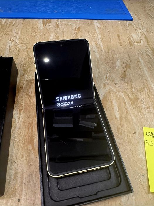 НОВ-Samsung Galaxy Z Flip6