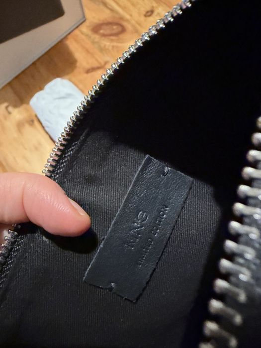 Кожена чата Mango