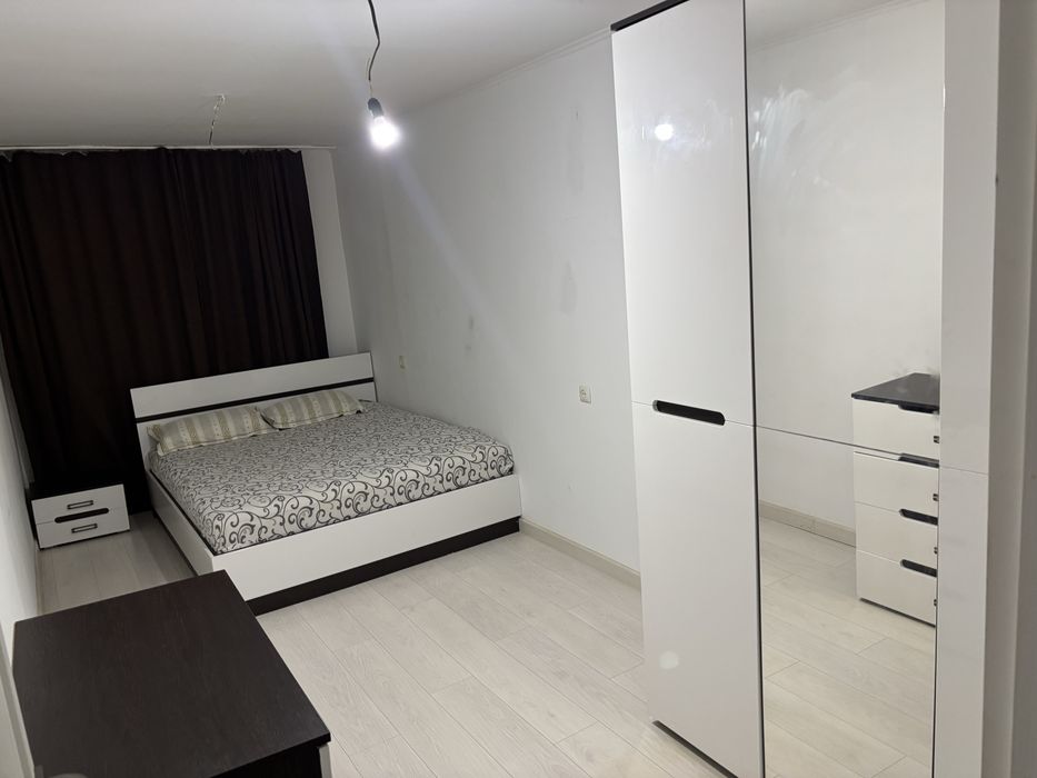 Авангард 3 мкр 2-комн  15000 посуточно