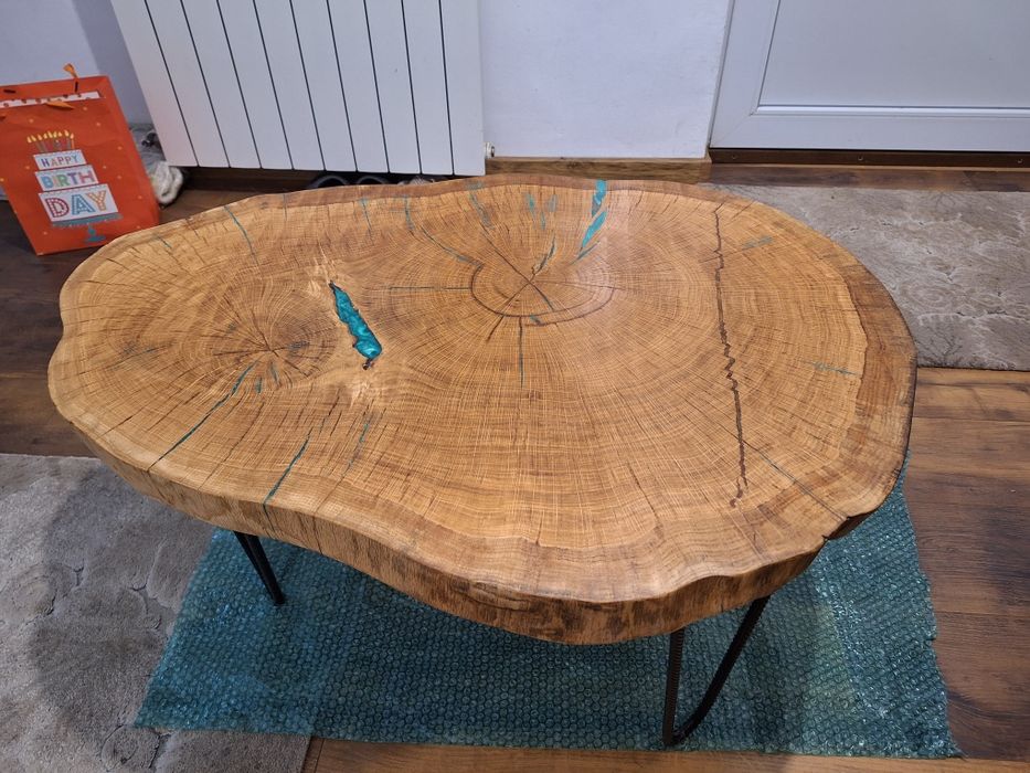 Masa cafea lemn masiv si rasina epoxidica