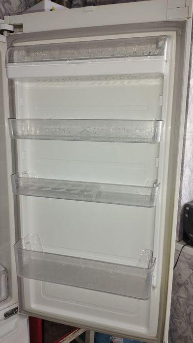 Холодильник Срочна Samsung