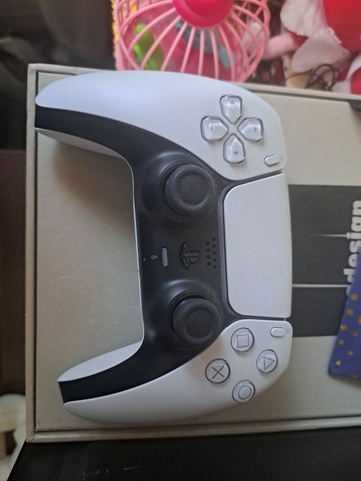PS5 cu cutie + GTA V + Farming Simulator 25”