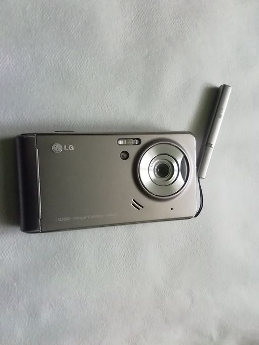 Лот от три броя ретро телефона