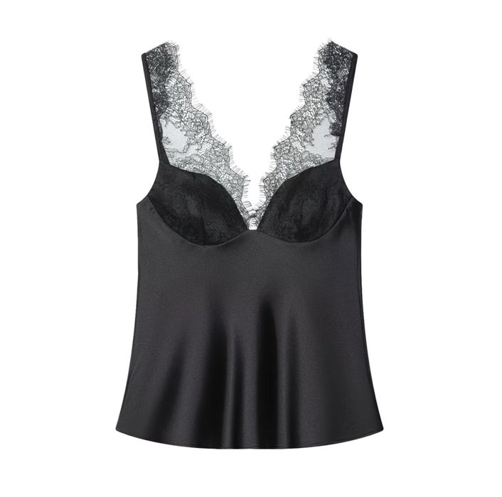 Топ с кружевами.