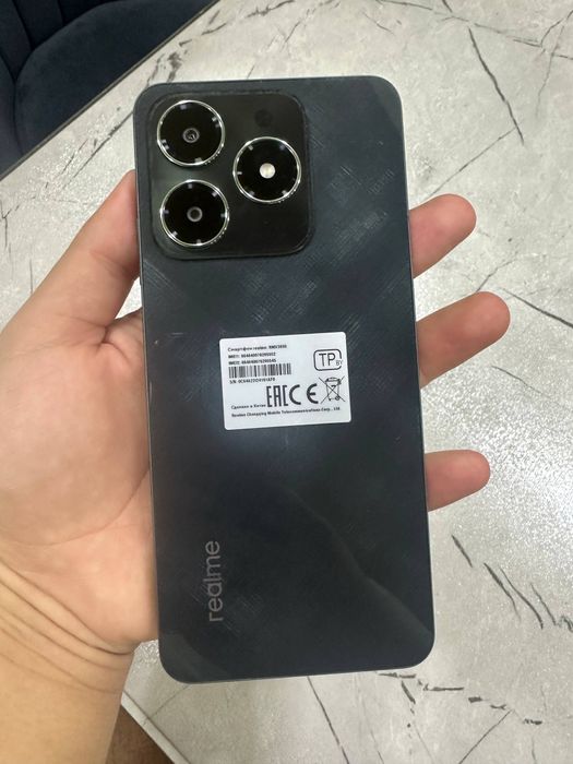Realme C61 12/128 GB (Kengaytirilgan RAM) sotiladi. Ideal holat