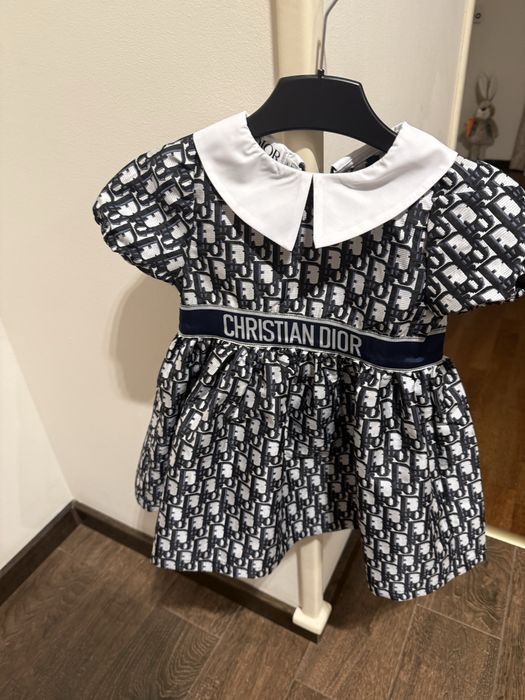 Rochita superba dior fetite