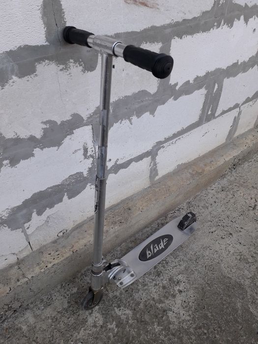 Trotinetă pliabilă și reglabilă