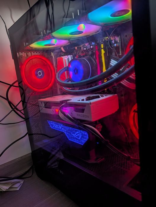 PC Gaming RX 9060 XT 16GB / RYZEN 7 5800X