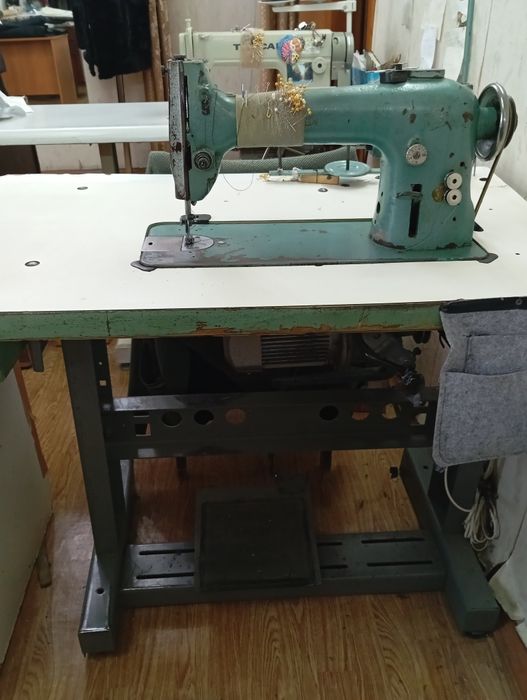 Продам швейную машину