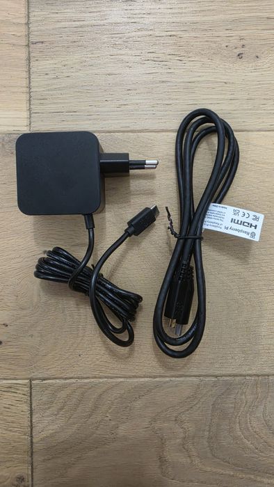 Kit complet Raspberry Pi 5 (8GB) + Cameră v3 NoIR + Sursă oficială 27W + Accesorii