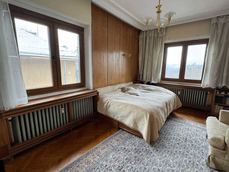 Продава се Тристаен апартамент в София, Докторски паметник - 112 кв.м за 2805 €/кв.м - Снимка #2