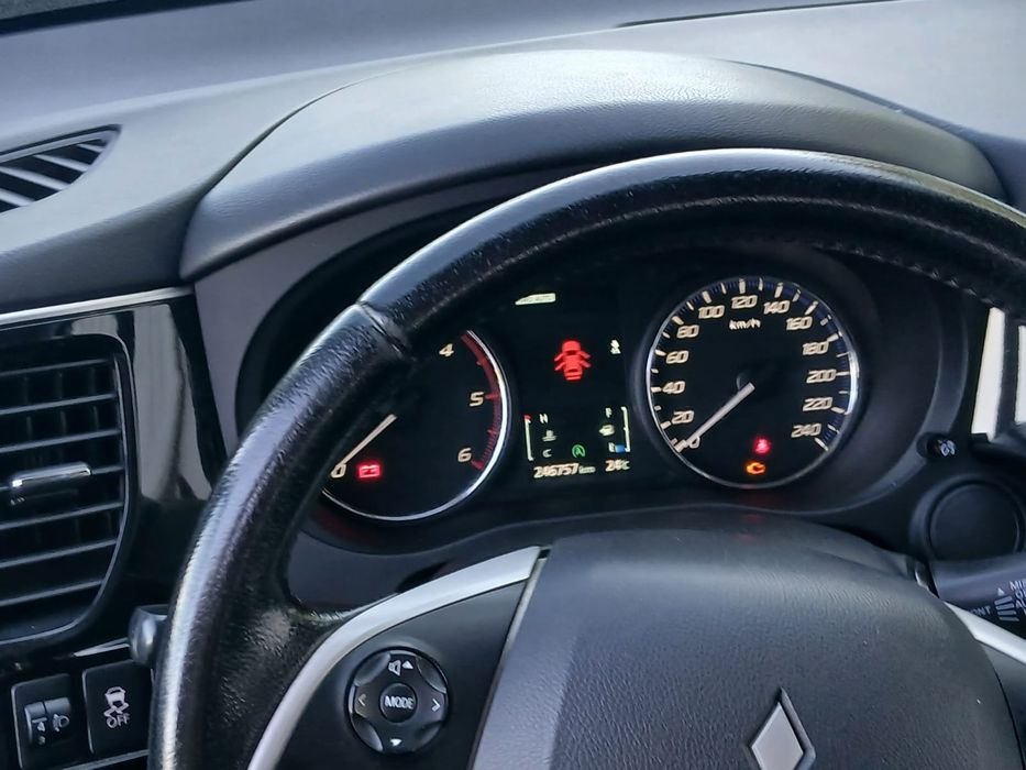 Mitsubishi Outlender 4 ×4 150 CP  Eu ro 5