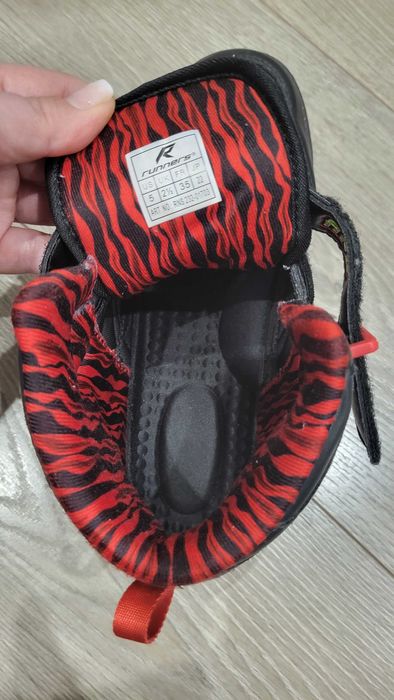 Продавам високи маратонки APG