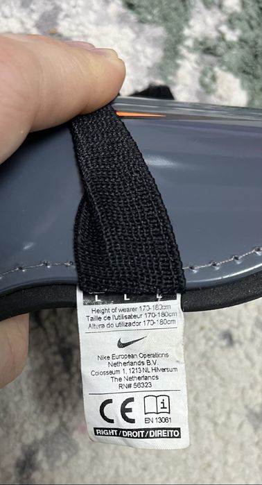 Apărători fotbal Nike Charge
