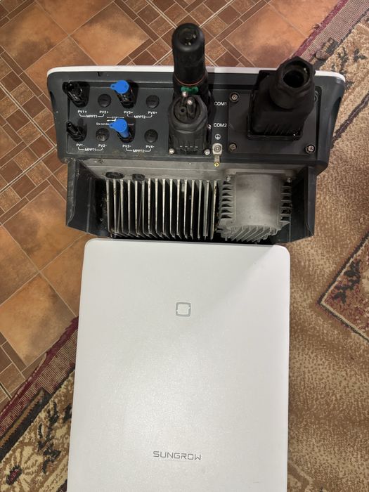 Invertoare panouri fotovoltaice