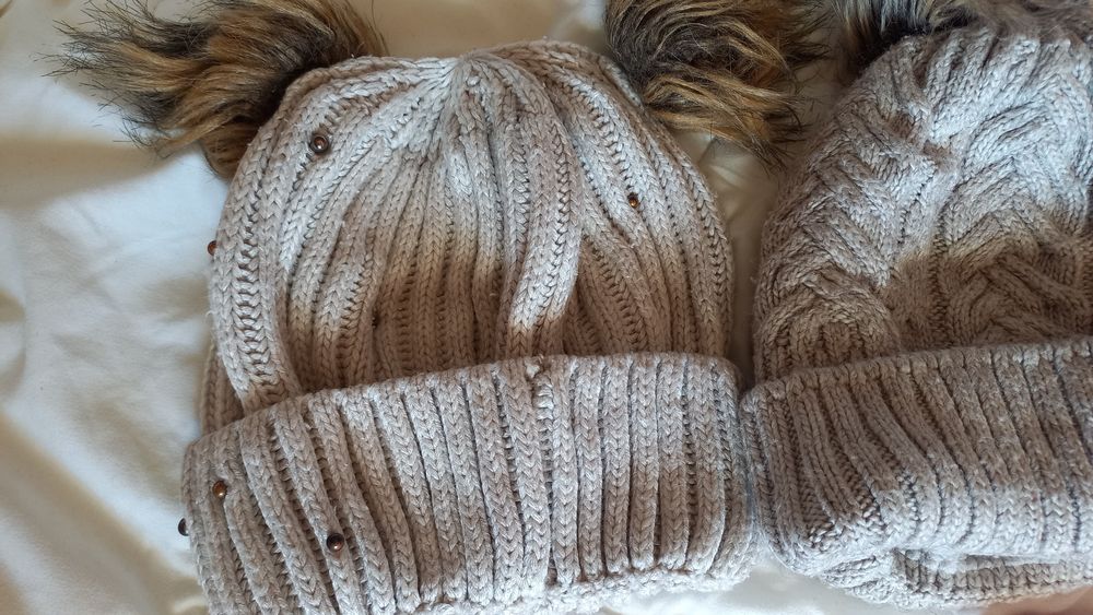 Лот от 3 бр. Шапки,  шал и ръкавици