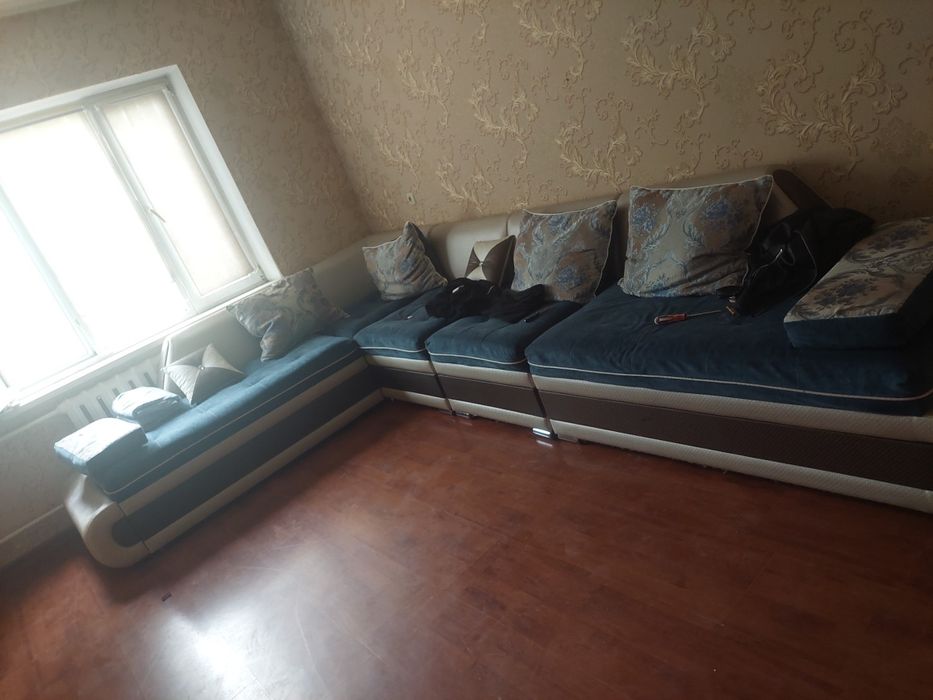 Срочно продаётся диван