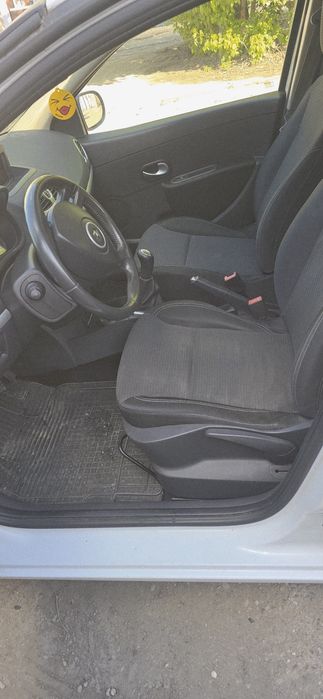 RENAULT Clio 2011 — imagine 4