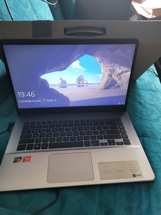 Ноутбук ASUS с коробкой