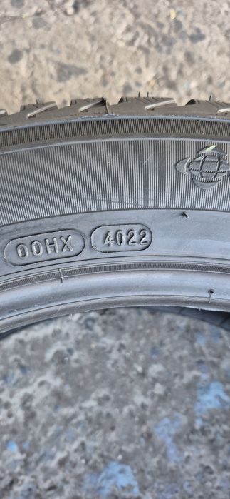 2 anvelope iarna Michelin 255/45/20.Pretul este pe bucata.