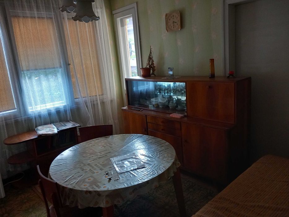 Продавам 4-стаен апартамент в град Добрич в центъра