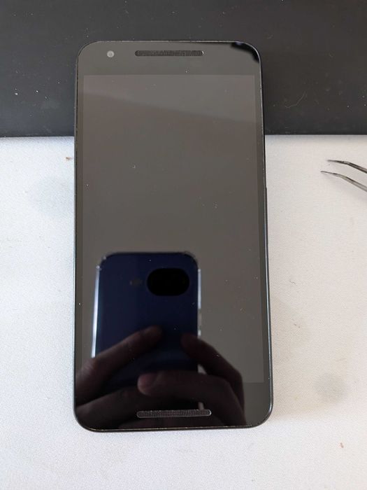 Vand LG Nexus 5X (OEM) display + housing + baterie