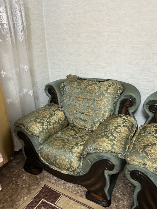 Продается б/у диван