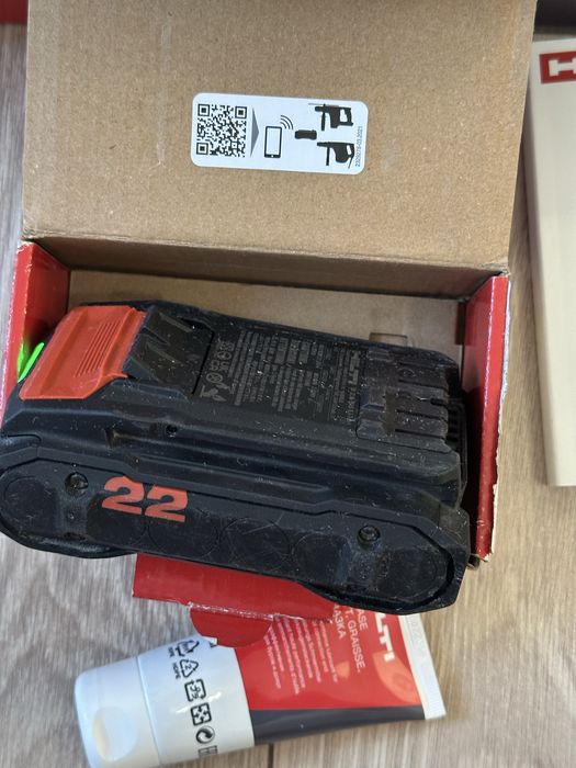 Hilti перфоратор, аккумулятор, з/у.